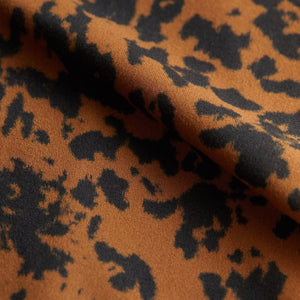 fabric details of bronzed cheetah leggings from Varley